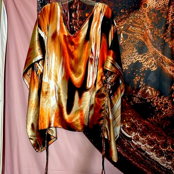 Caren Sports Women’s Elegant Black and Brown Blouse with Sophisticated Style - Picture 4 of 9